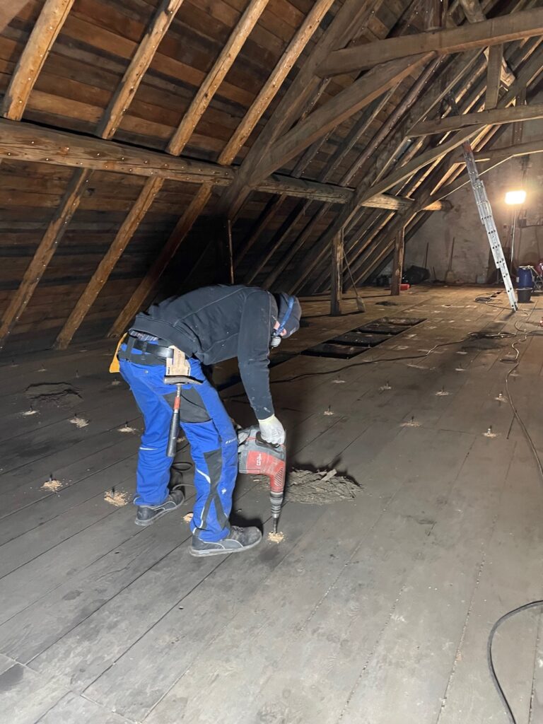 rénovation maison Moselle Sarreguemines - isolation combles Moselle Forbach - travaux toiture Moselle Thionville - couverture toiture zinc Moselle Metz - traitement humidité bâtiment Moselle Sarreguemines - étanchéité toiture Moselle Forbach - pose Velux Moselle Thionville - traitement charpente Moselle Metz - traitement façade et ravalement Moselle Sarreguemines - gouttières zinguerie Moselle Forbach - réparation toiture dégâts infiltration Moselle Thionville - démoussage toiture Moselle Metz - artisan rénovation local Moselle Sarreguemines - avis clients rénovation Moselle Forbach - chantier rénovation avant-après Moselle Thionville - devis rénovation maison Moselle Metz - expert rénovation thermique Moselle Sarreguemines - isolation laine soufflée Moselle Forbach - étanchéité membrane toiture Moselle Thionville